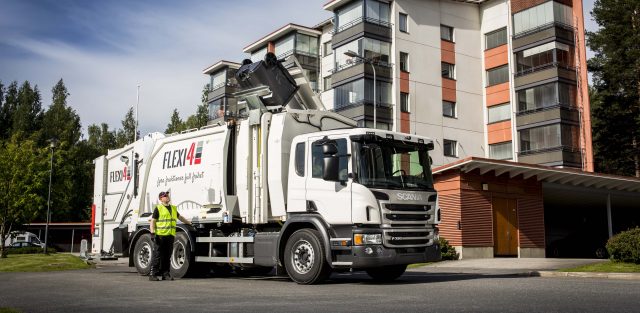 Jätteen lajitteluun suunnitellulla välisäiliöllä optimoit jäteauton toiminnan